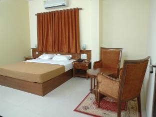 Hotel Indralok Junagadh Ngoại thất bức ảnh